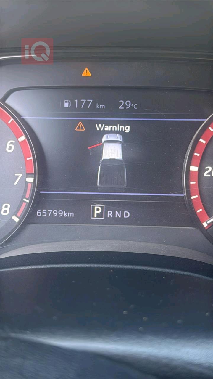 نيسان فرونتر